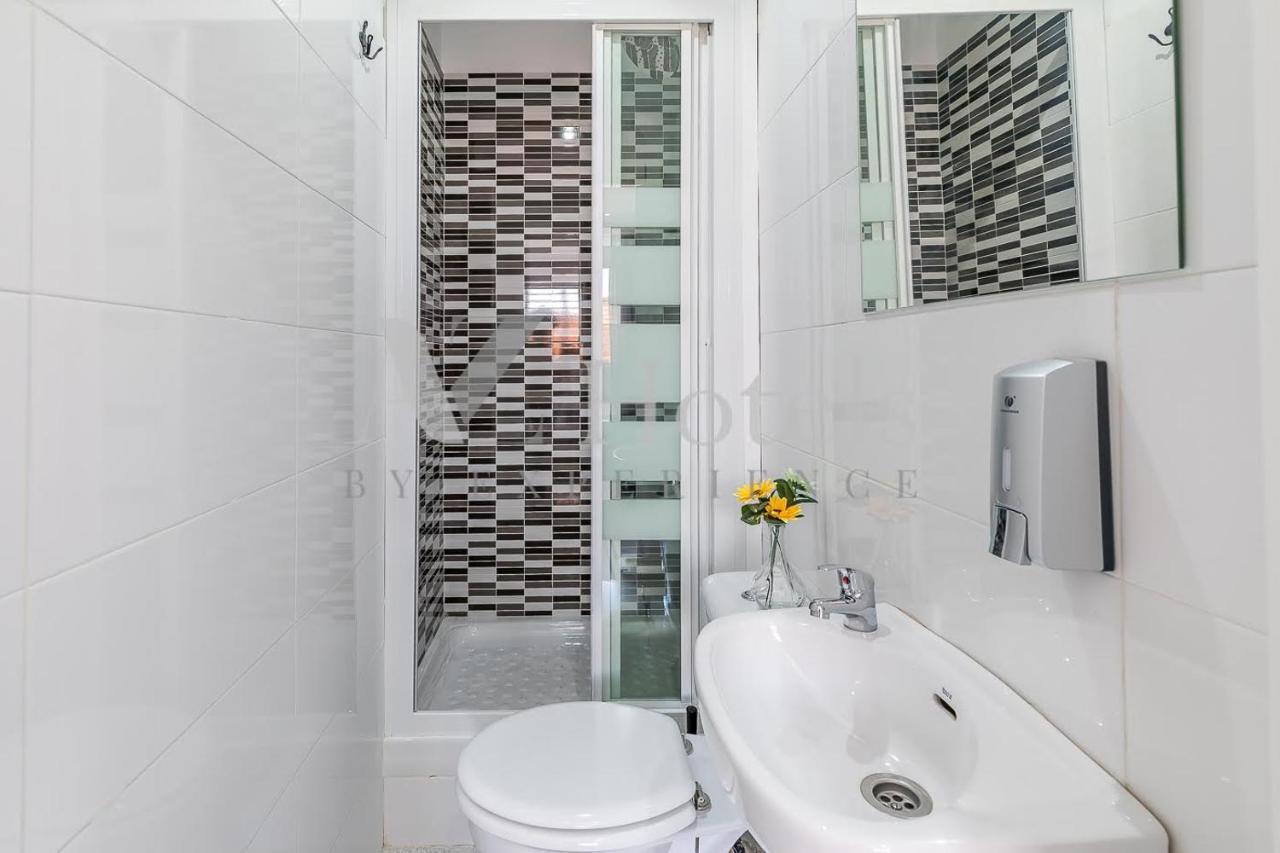 Ayz Sierra De Meira - Auto Check-In Property (Adults Only) Madrid Extérieur photo